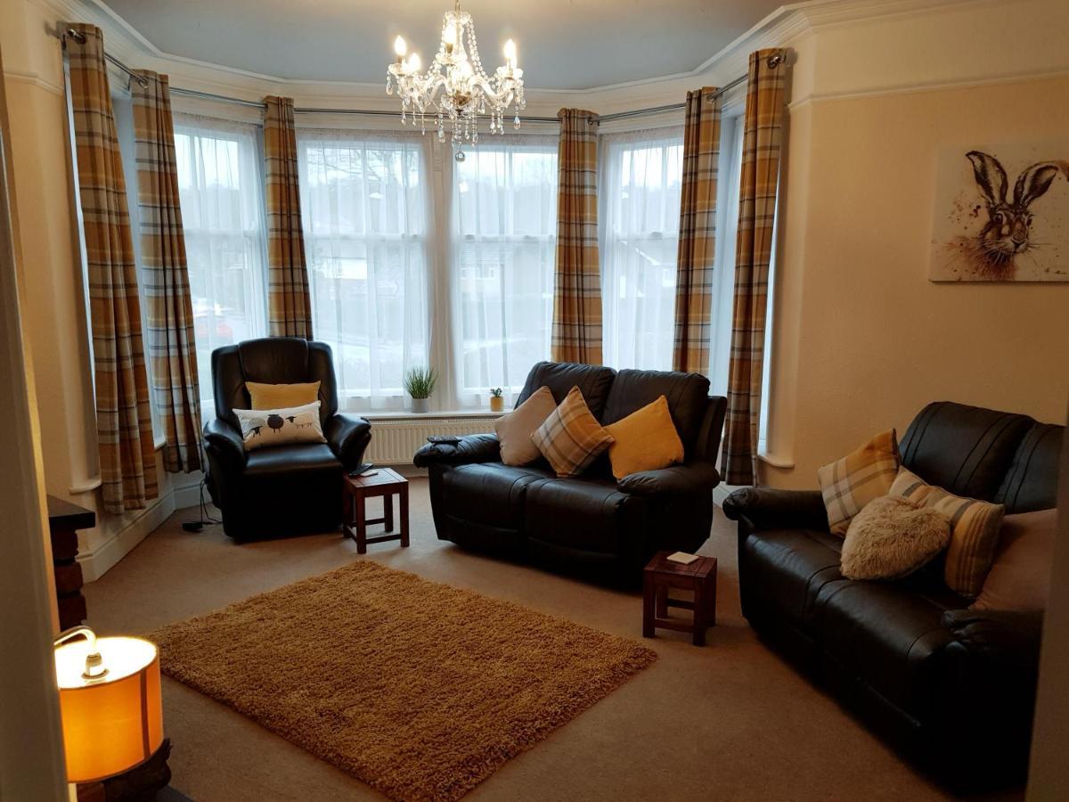 Spacious & Cozy Mid Wales Town Centre Apartment, With Bike Storage Llandrindod Wells Bagian luar foto